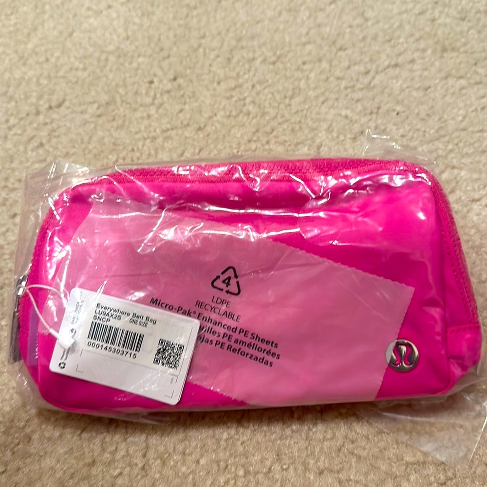 NWT Lululemon Sonic Pink Everywhere Belt Bag